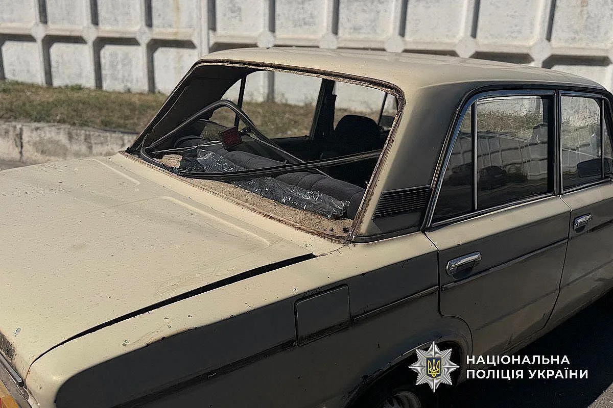В Днепре в результате российского удара по складам погиб человек, восемь пострадали (фото)