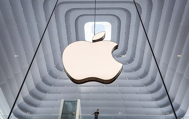 Стоимость складного iPhone превысит $3000, - СМИ