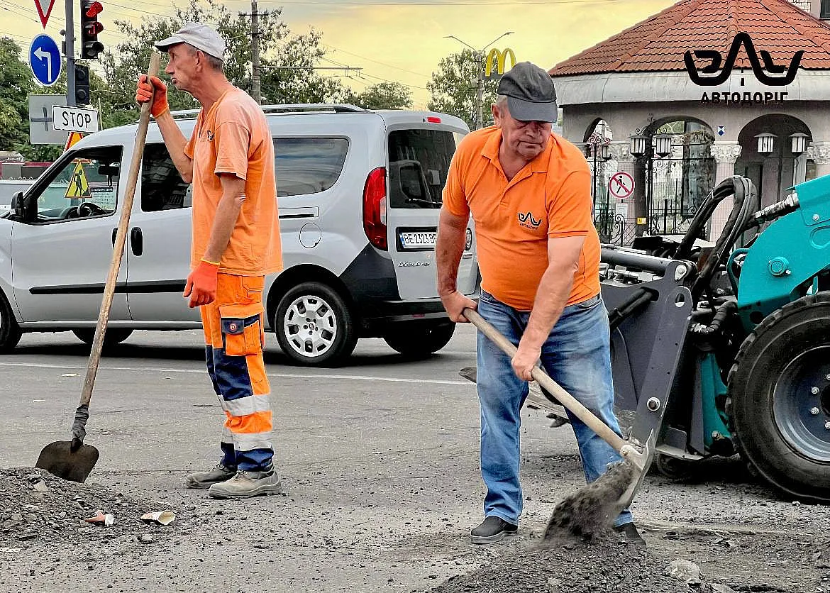 У Миколаєві триває ремонт доріг: нові ділянки оновлено