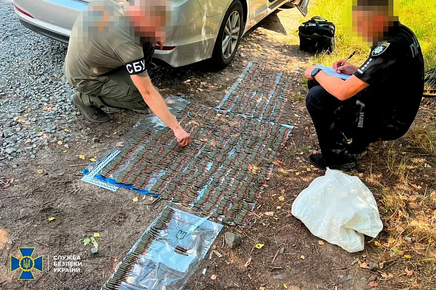 Оружие, гранаты и взрывчатка: СБУ и Нацполиция заблокировали пять подпольных каналов