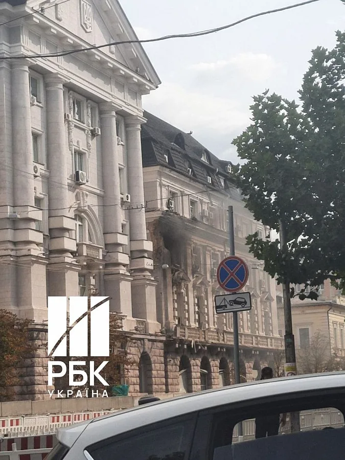 В Киеве дрон попал в здание СБУ: пострадали семь человек