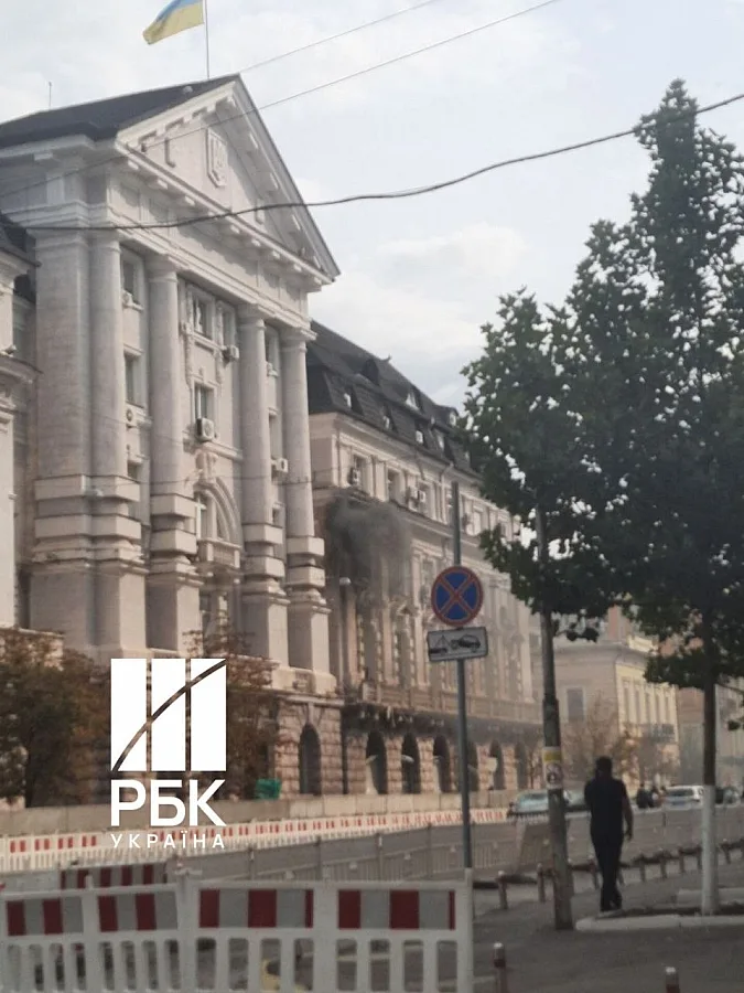 В Киеве дрон попал в здание СБУ: пострадали семь человек