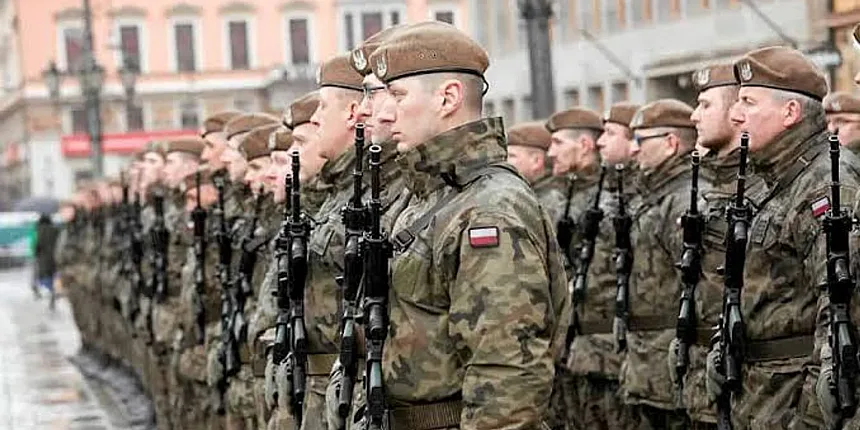 Польша готовится к мобилизации: граждане получают специальные карты