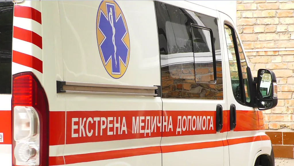 Атаки по Николаеву и области: двое пострадавших, поврежден «Эпицентр» и жилой дом