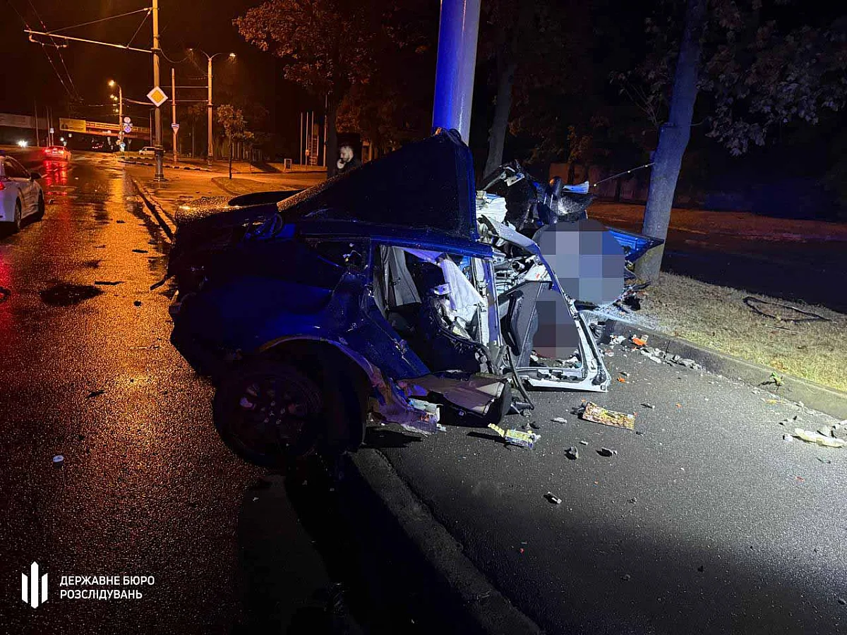 ДБР розслідує ДТП у Харкові, в якому загинули військовослужбовець та жінка
