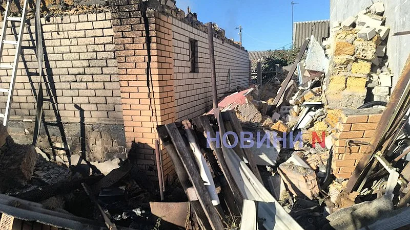 Появились фото и видео последствий вражеского удара по Николаеву