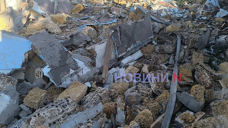 Появились фото и видео последствий вражеского удара по Николаеву