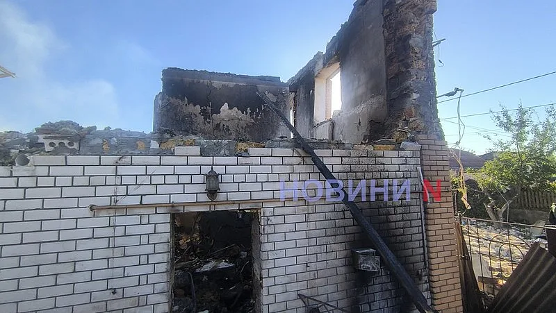 Появились фото и видео последствий вражеского удара по Николаеву