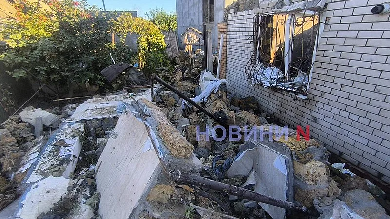 Появились фото и видео последствий вражеского удара по Николаеву