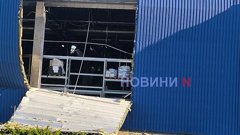 Удар по торговому центру у Миколаєві: з\