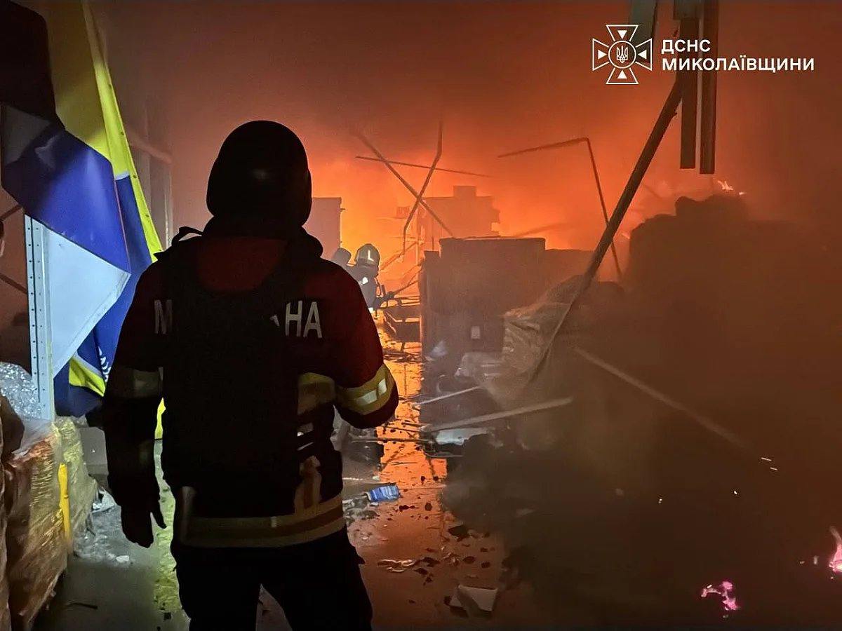 Удар по торговому центру у Миколаєві: з\