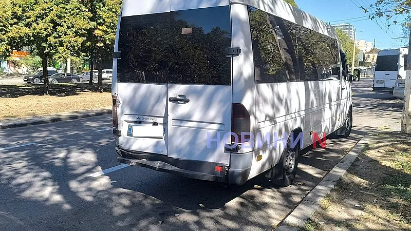 В центре Николаева столкнулись две маршрутки