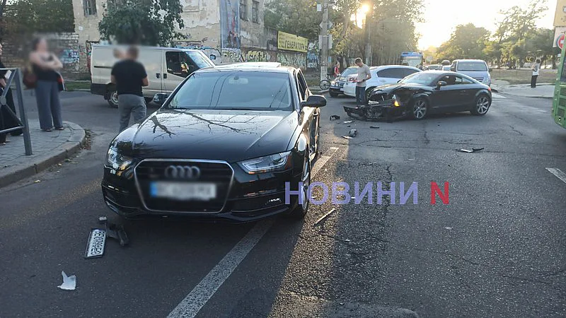 Два Audi столкнулись в Николаеве