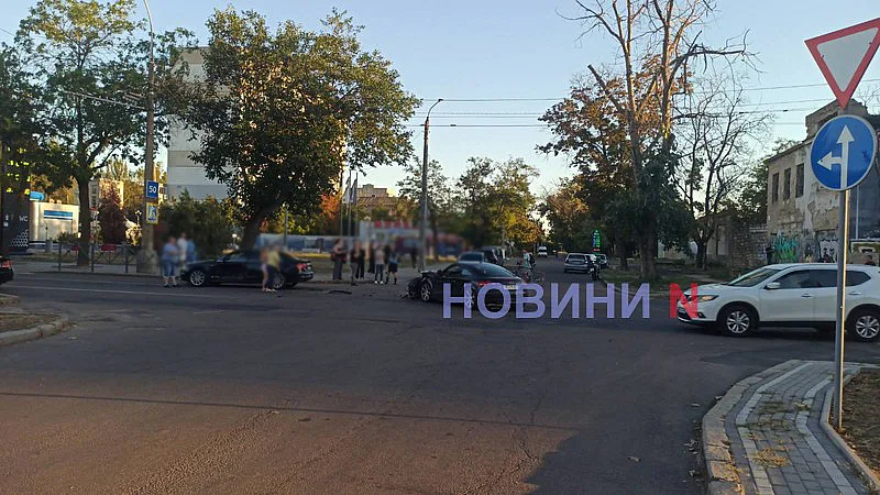 Два Audi столкнулись в Николаеве