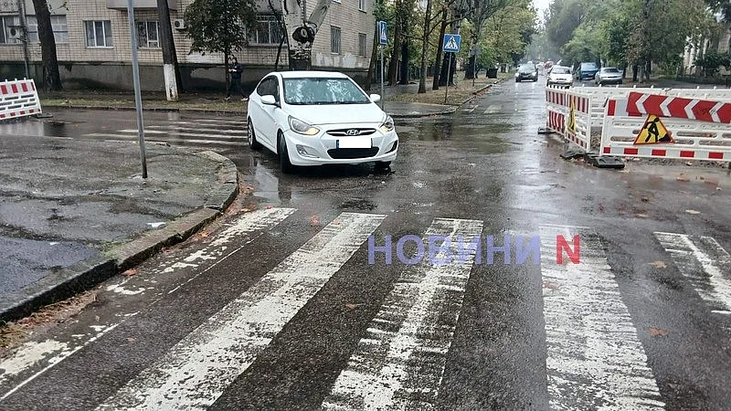 Volkswagen не пропустил Hyundai на перекрестке в центре Николаева 