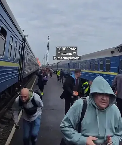 После удара по локомотиву Польша хочет ускорить движение транспорта на границе с Украиной