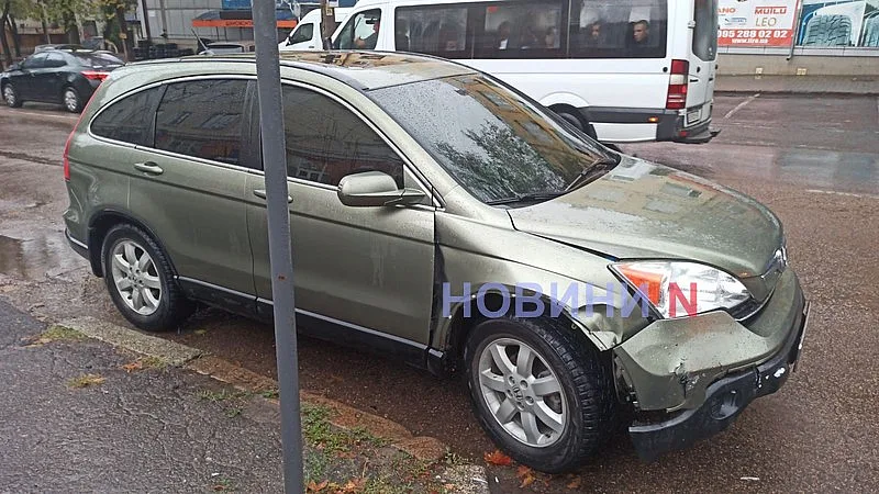 Два Renault и Honda столкнулись в центре Николаева: образовалась пробка, движение трамваев заблокировано. ОБНОВЛЕНО