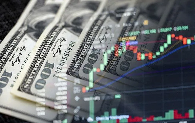 Бюджет Украины 2027: курс доллара и зарплаты вырастут