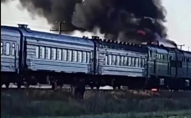 Поезд Киев — Николаев атаковали трижды: в ОВА сообщили подробности (видео)