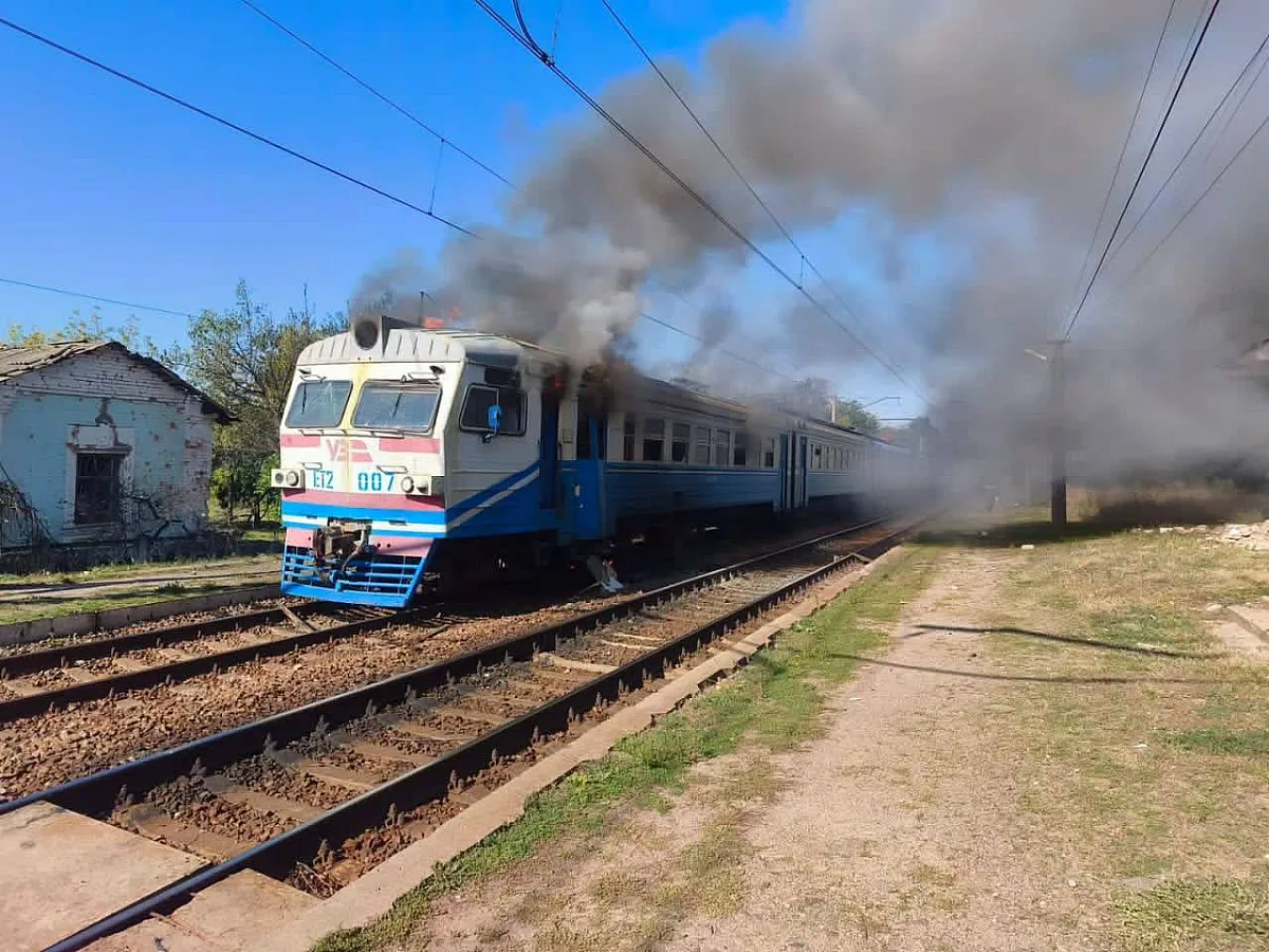  Враг ударил по поезду в Харьковской области: есть тяжелораненые