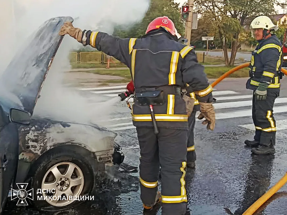 Три пожара после атак и два горящих авто: что происходило с огнем на Николаевщине за сутки