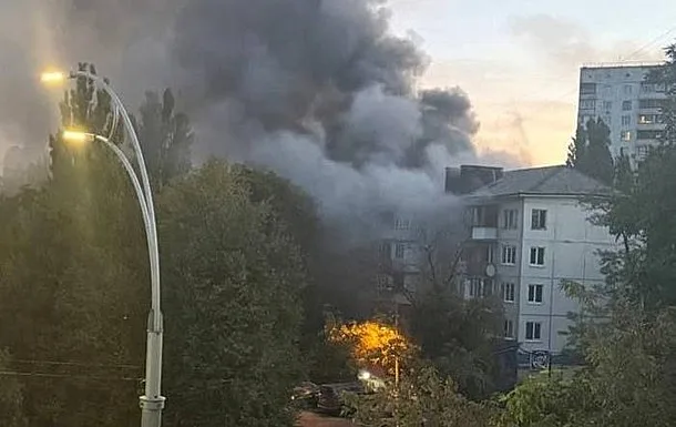 В Киеве и Харькове прогремели взрывы: горели дома и автомобили, есть пострадавшие