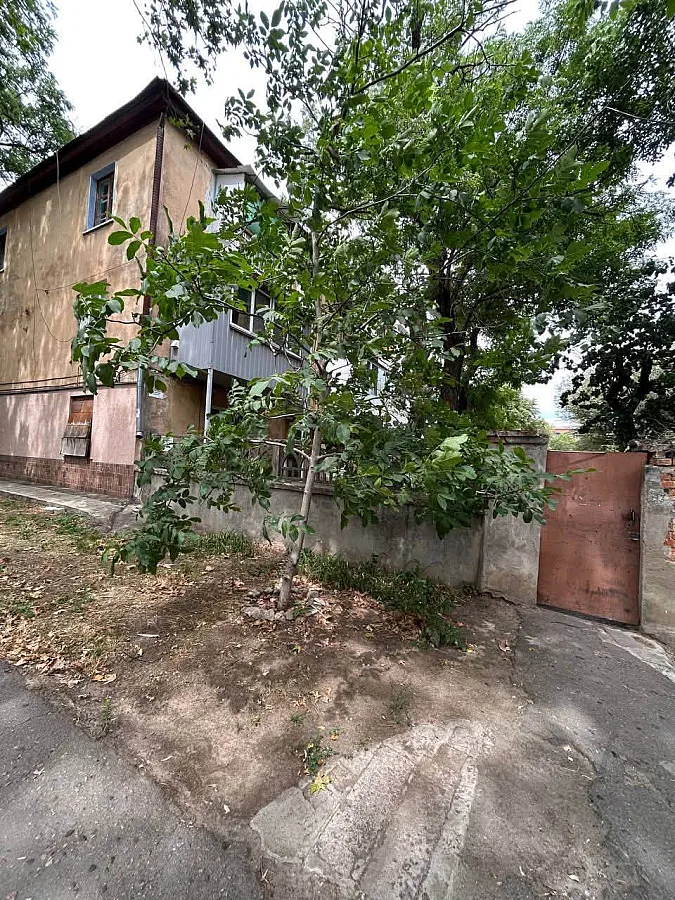Ворота с кодовым замком перекрыли доступ к укрытию в Николаеве: жители обратились в мэрию