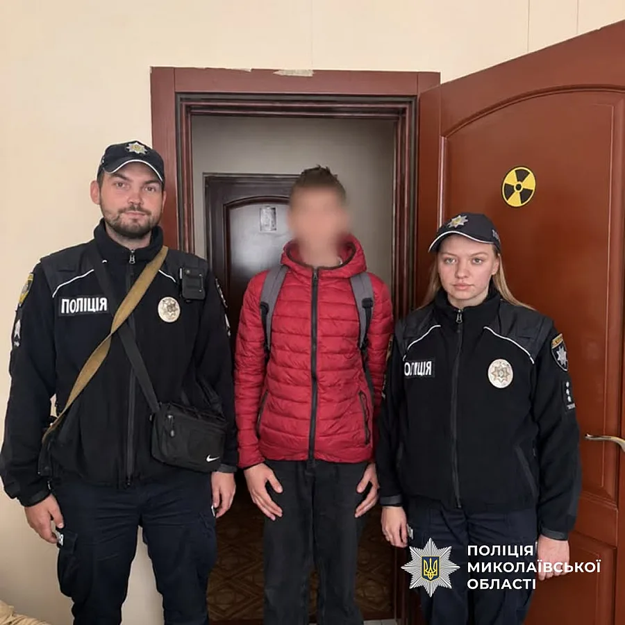 На Николаевщине полицейские разыскали подростка на балконе 10-этажного дома после \"прощального\" сообщения