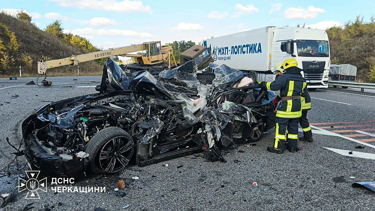 Смертельна ДТП на трасі "Київ – Одеса": BMW зіткнувся з КАМАЗом