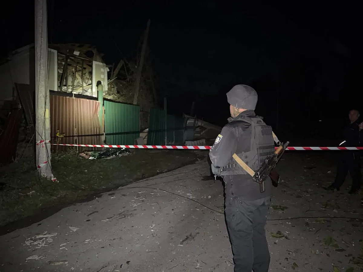 В Киевской области в результате обстрела погиб 14-летний ребенок: в МВД показали последствия атаки