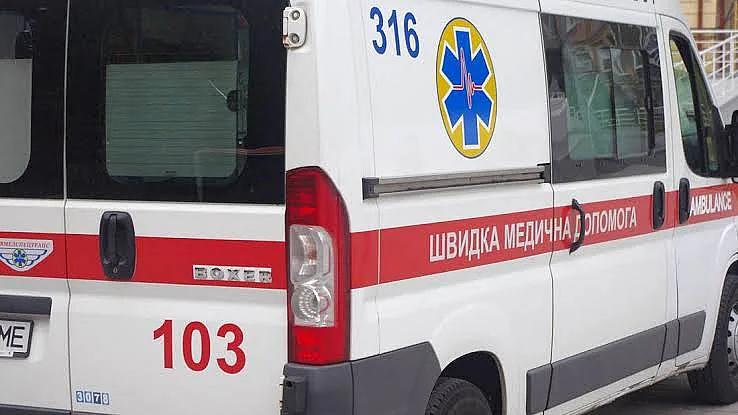 Микроавтобус сбил женщину в Николаеве: ее госпитализировали