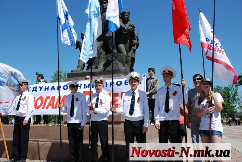 Миколаїв відзначив 230-ту річницю створення Чорноморського флоту з Андріївським прапором і прапором ВМФ СРСР