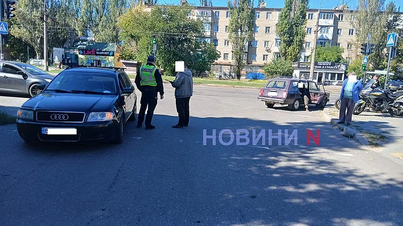  Audi и ВАЗ столкнулись на перекрестке в Николаеве 