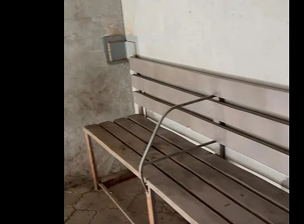 В Николаеве мобильные укрытия превратили в общественные туалеты — камеры не помогают (видео)