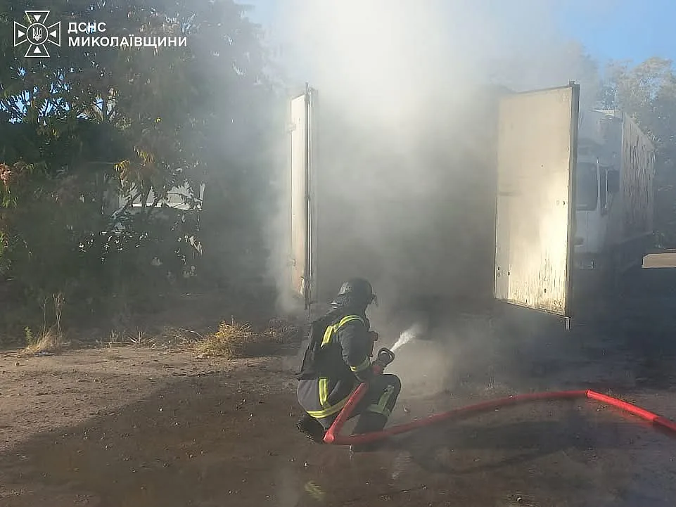 В Николаевской области спасатели ликвидировали 8 пожаров, два из них - после ракетного удара