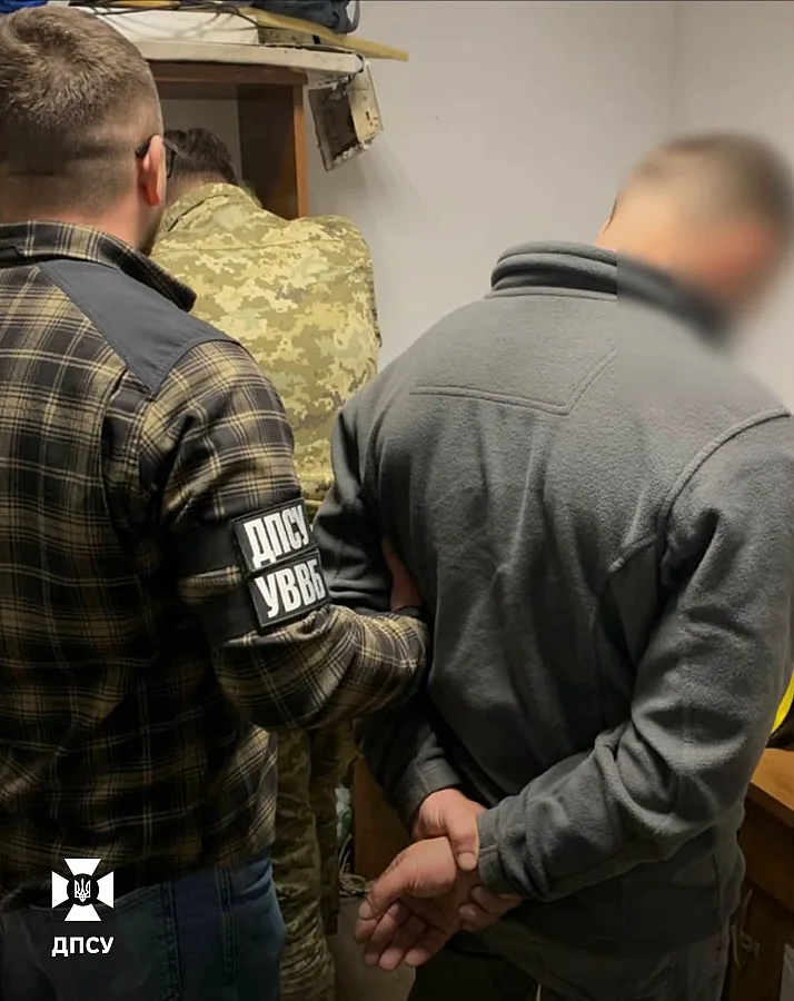 Жителя Николаева пытались вывезти за границу за $10 тысяч