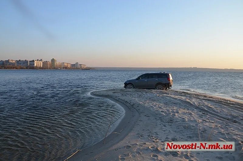 В Николаеве хотят установить ограничения для заезда автомобилей на косу на Намыве
