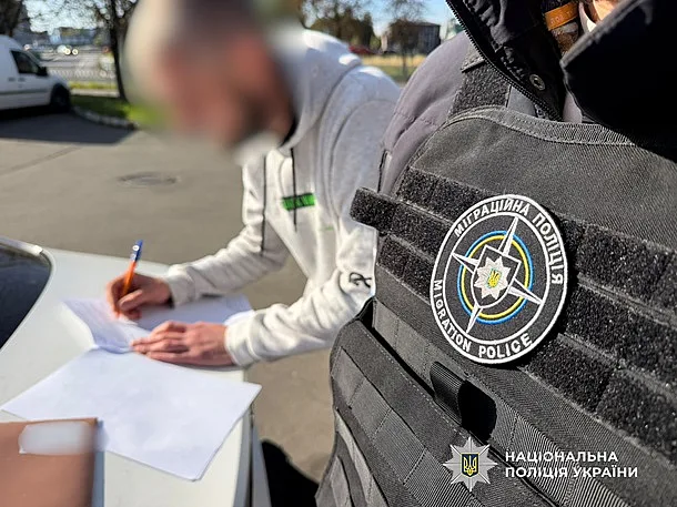 В Одессе мужчина с помощью ИИ создавал детскую порнографию
