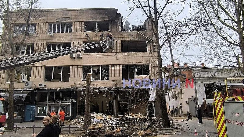 Появились фото и видео последствий ночной атаки на Николаев.ОБНОВЛЕНО