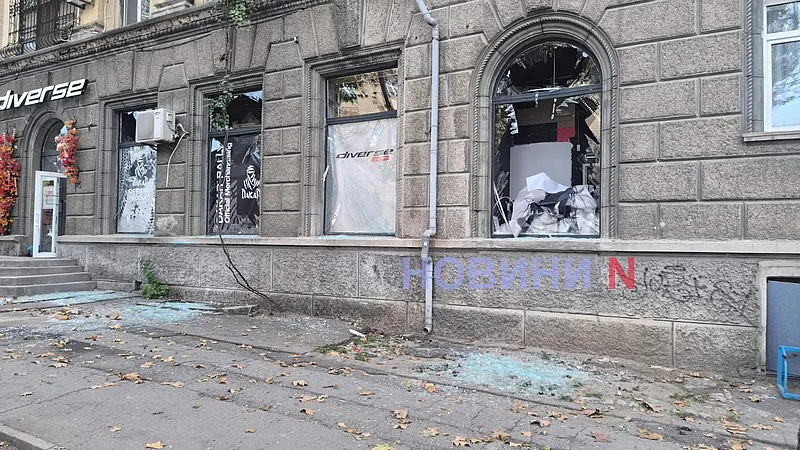 Появились фото и видео последствий ночной атаки на Николаев.ОБНОВЛЕНО