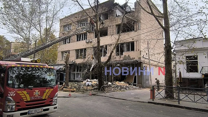 Появились фото и видео последствий ночной атаки на Николаев.ОБНОВЛЕНО
