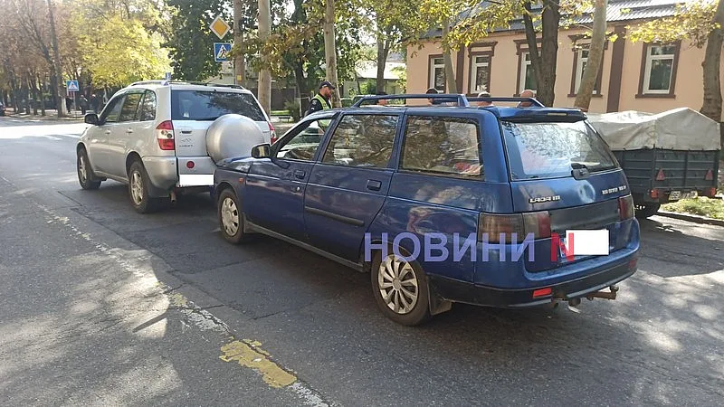 В центре Николаева столкнулись Lada и Chery: движение затруднено