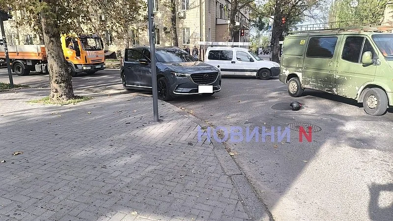 У Миколаєві вантажівка збила кур\