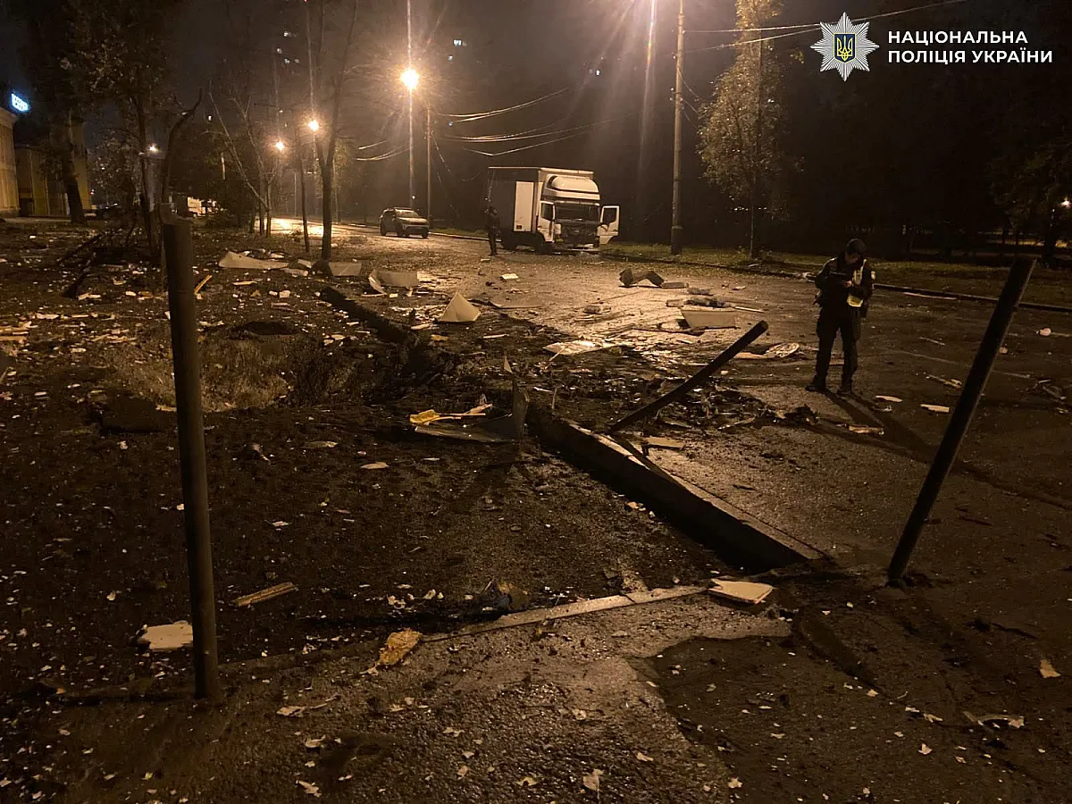 В Киеве погибла 21-летняя девушка, еще восемь человек пострадали в результате атаки РФ