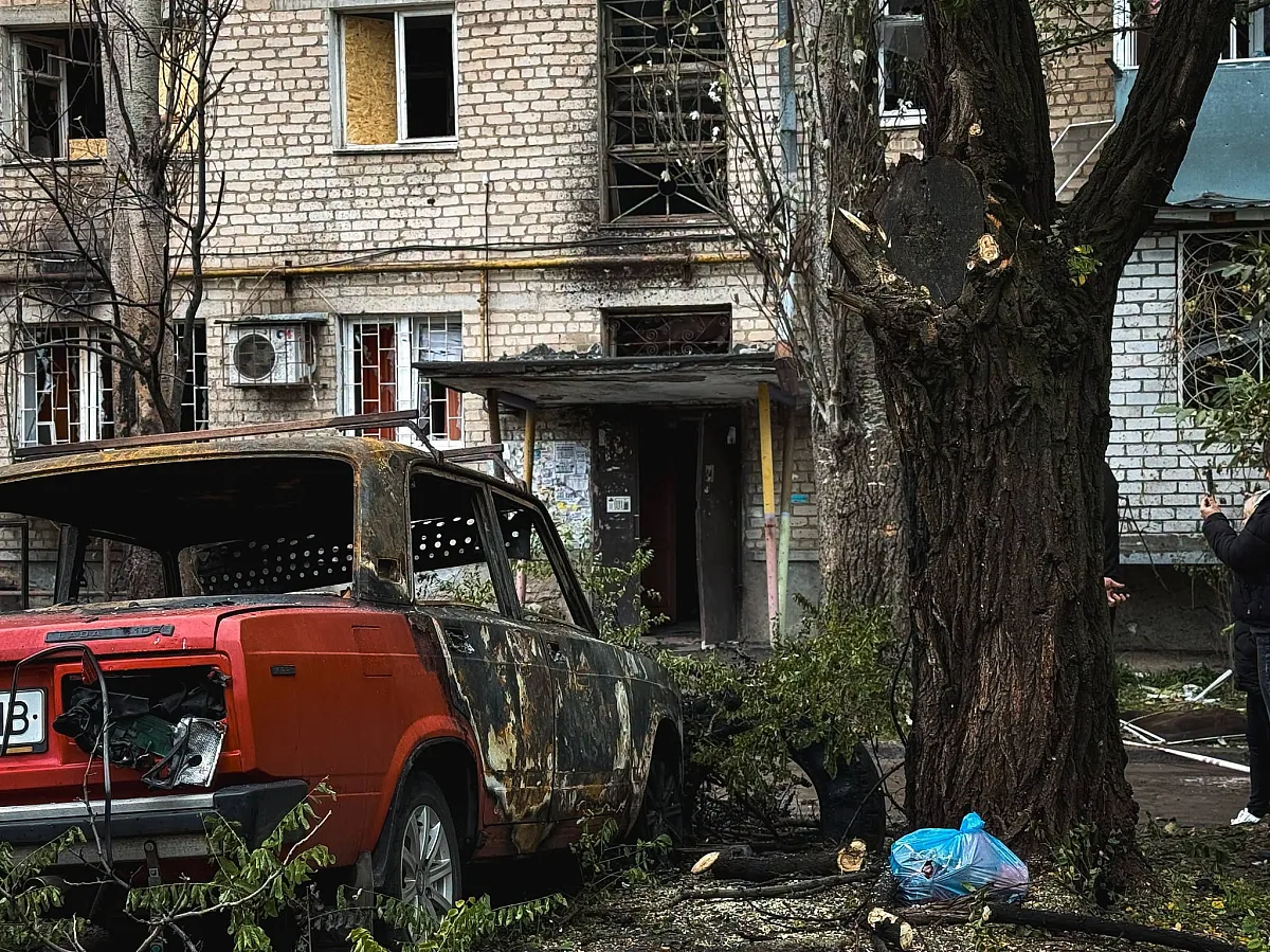 У Миколаєві ліквідують наслідки ворожої атаки (фото)