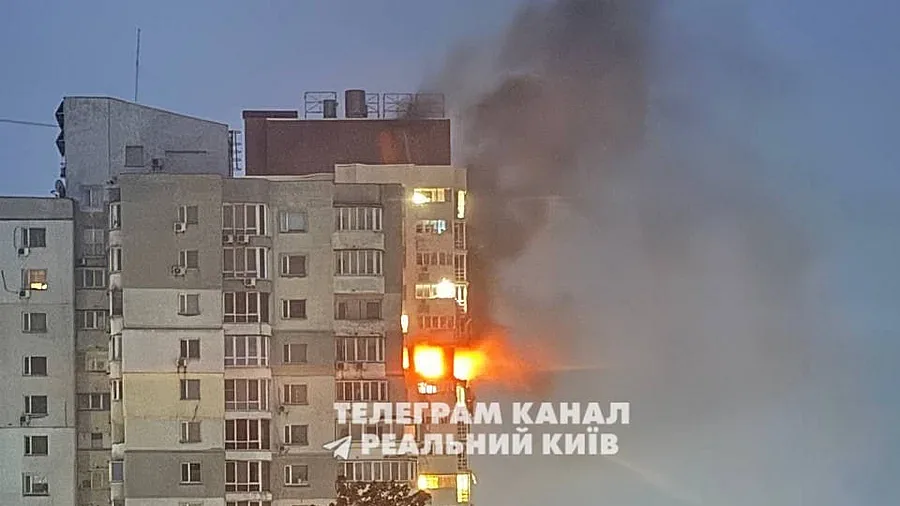 Удар российского дрона по многоэтажке в Киеве: погибли два человека