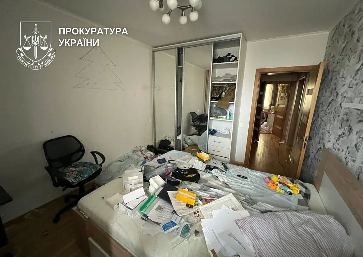 Искал школьниц для интимных отношений и дарил им подарки: в Киеве будут судить мужчину