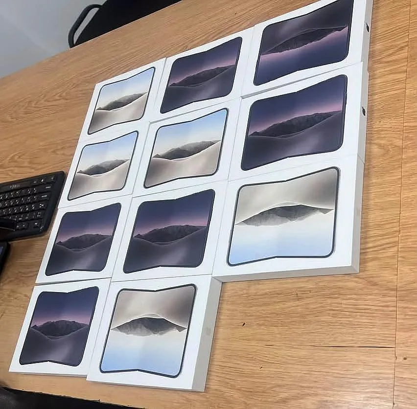 11 iPhone Duo стоимостью 1,4 млн гривен пытались незаконно ввезти в Украину