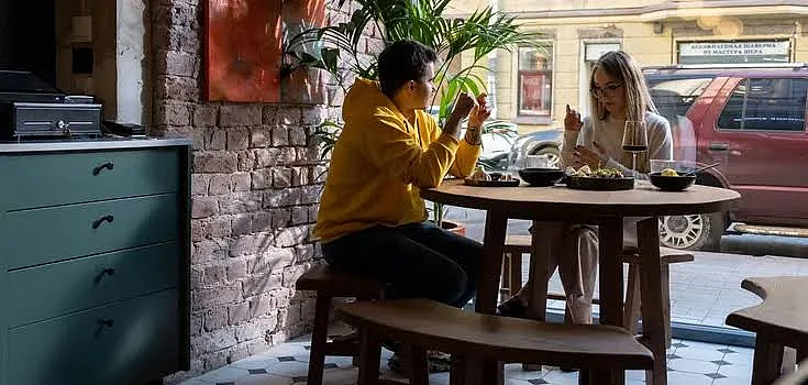 В Киеве массово продают кафе и рестораны: почему владельцы закрывают бизнес