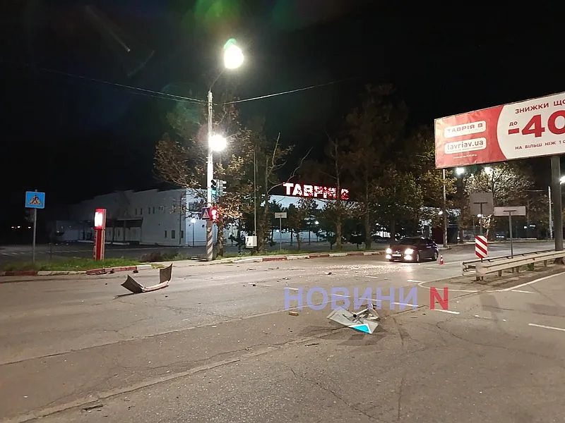 В Николаеве «Мазда» протаранила «Саманд»: один водитель получил травмы